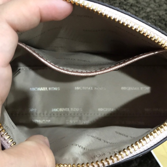 Michael Kors Pouch - Picture 12 of 16